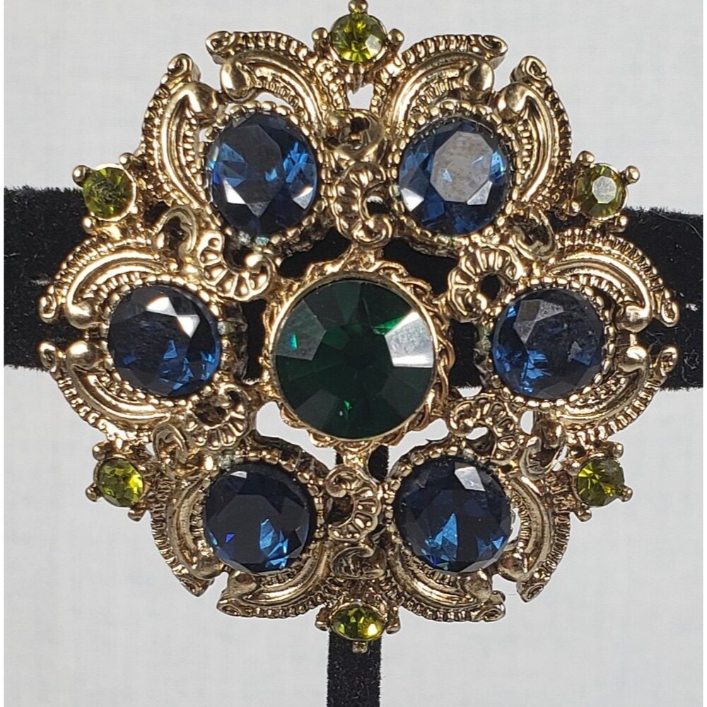 VTG Seqin Brand Dome Brooch Faceted Rhinestones Green Blue Gold Tone Open Work - Picture 3 of 16